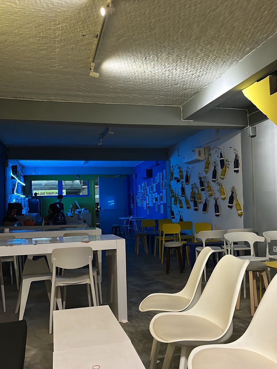 Cafe photo 2
