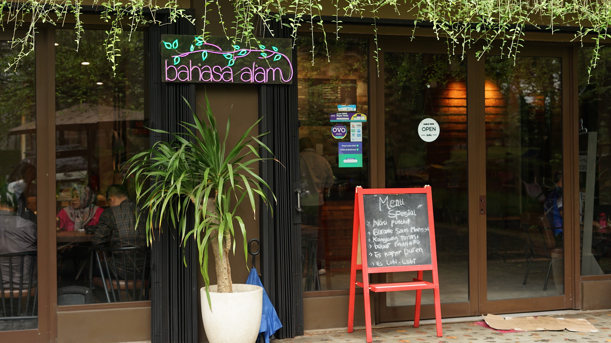 Bahasa Alam - back to nature café BSD City
