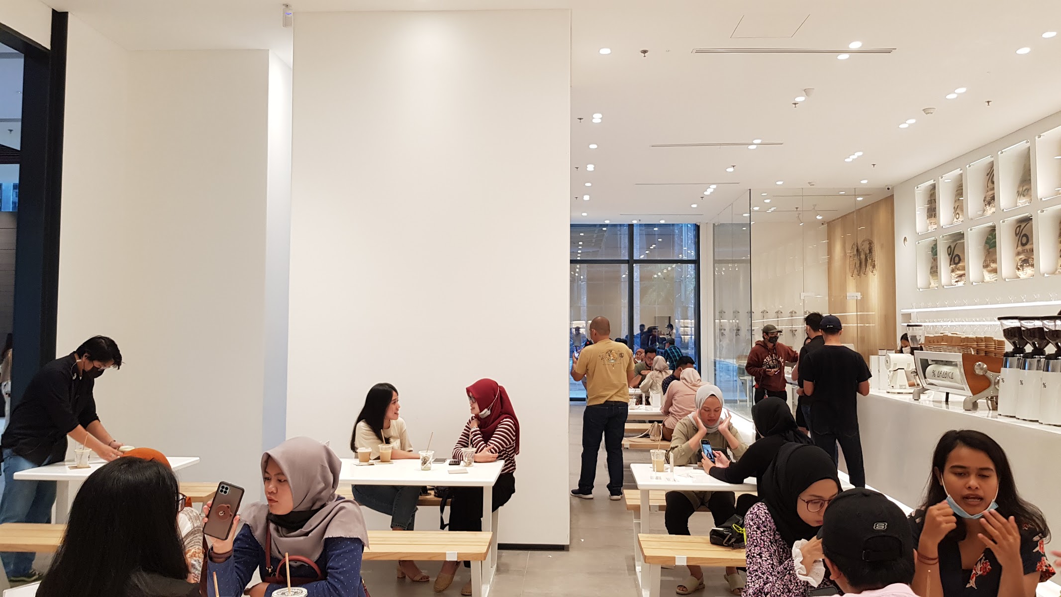 % Arabica Jakarta ASHTA District 8