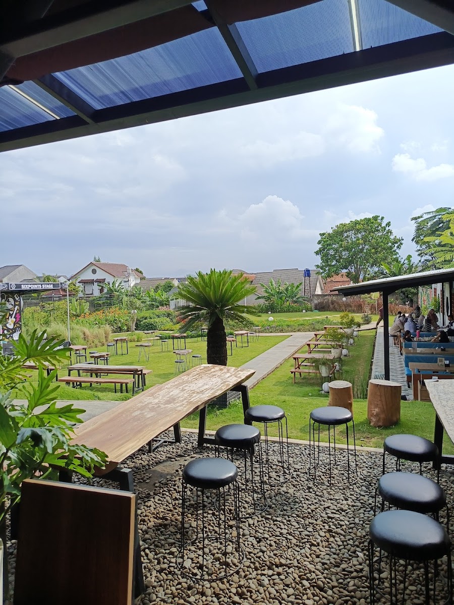 Sixpoints Coffee & Resto