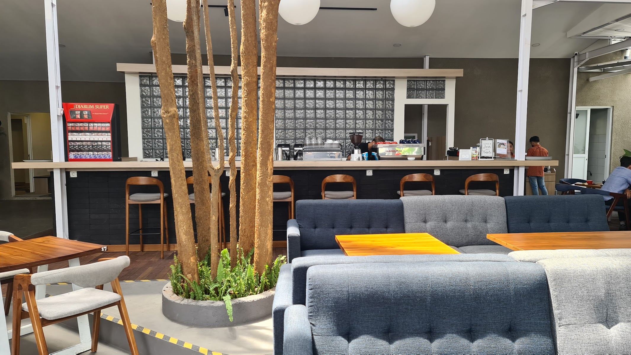 Laneo Cafe & Eatery Bandung