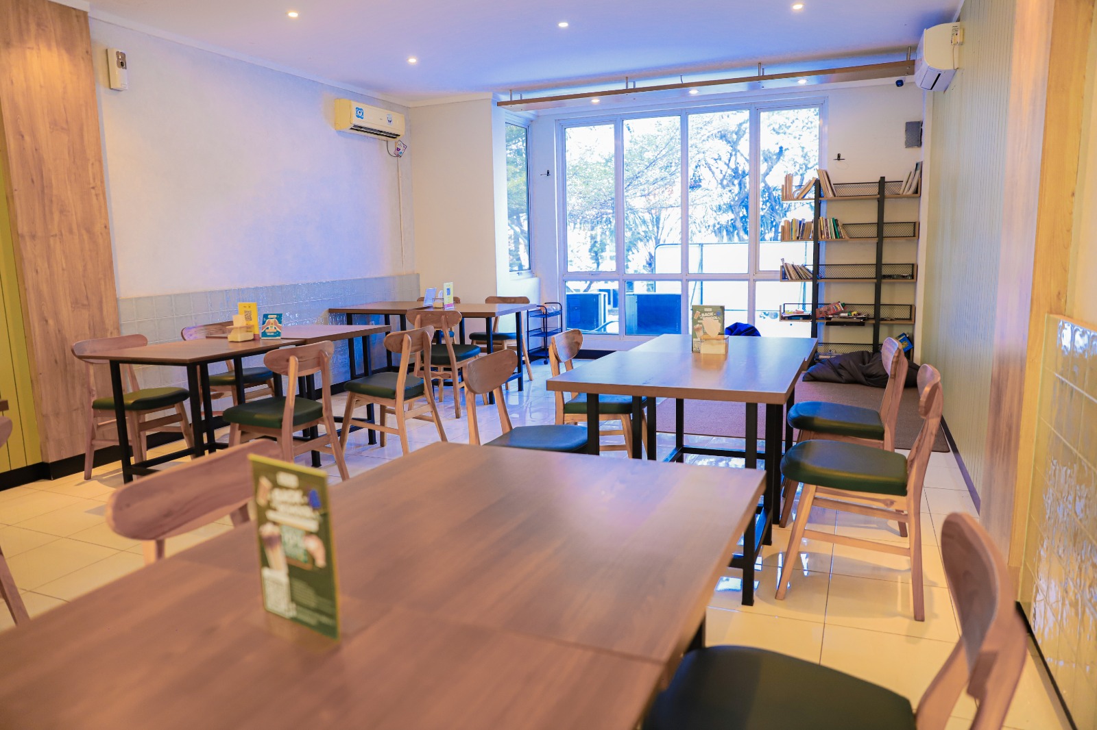 Cafe photo 2